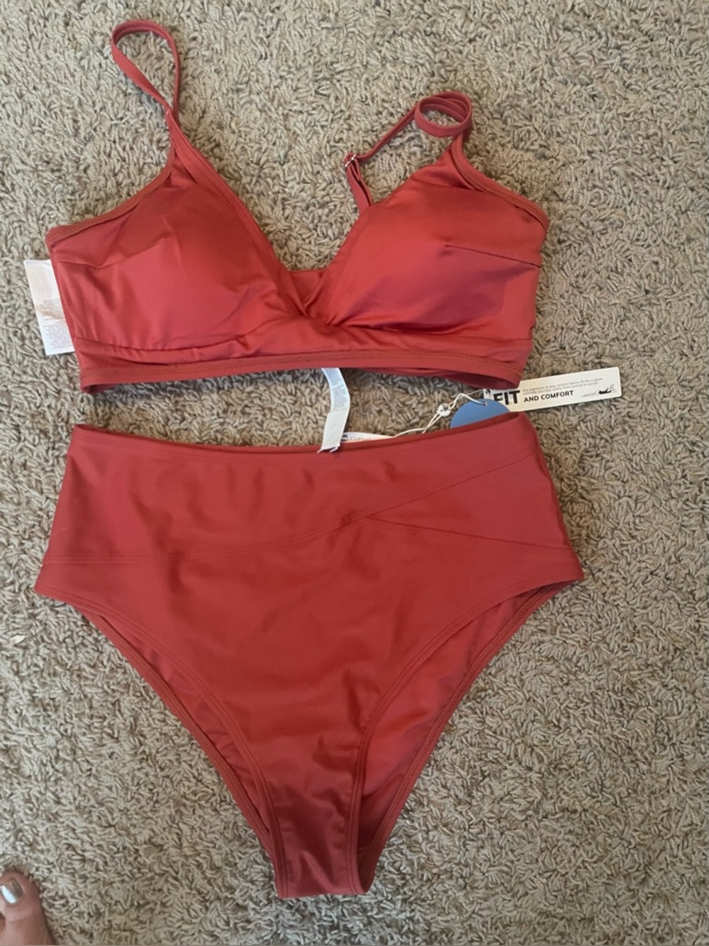 Cupshe Woman’s Two-piece hi-rise Bathing Suit in SZ L is NWT